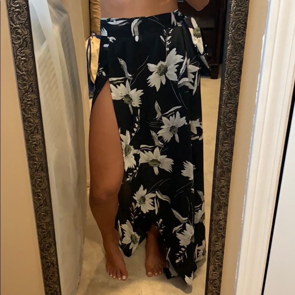 Bebe High waisted maxi skirt - sexy